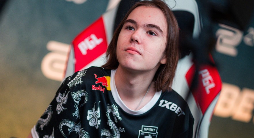 Creme Alola 击败了 Peyz 在观众中，兄弟的胜利快感轰炸了 TES3-1JDG