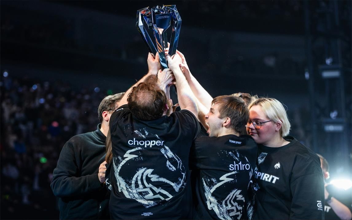 BLGvsWBG首发公布：Wei继续打野首发交手Tarzan，小虎直面左手